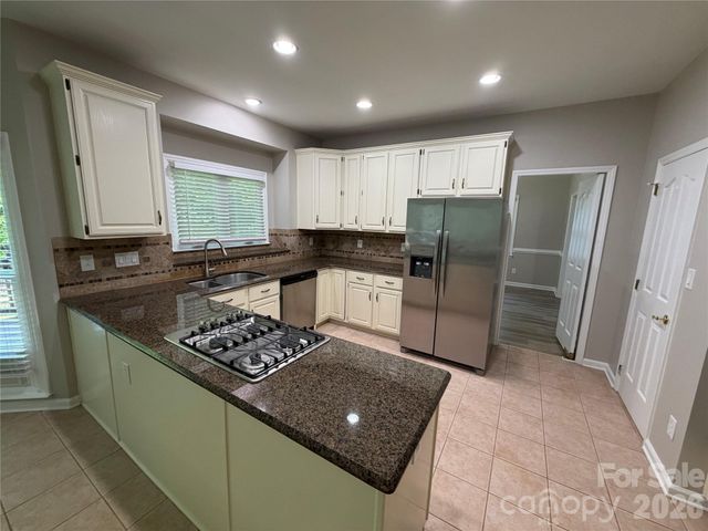 4714 Avonwood Lane, Charlotte, NC 28270