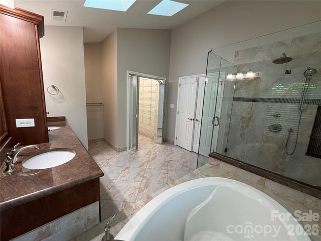 4714 Avonwood Lane, Charlotte, NC 28270