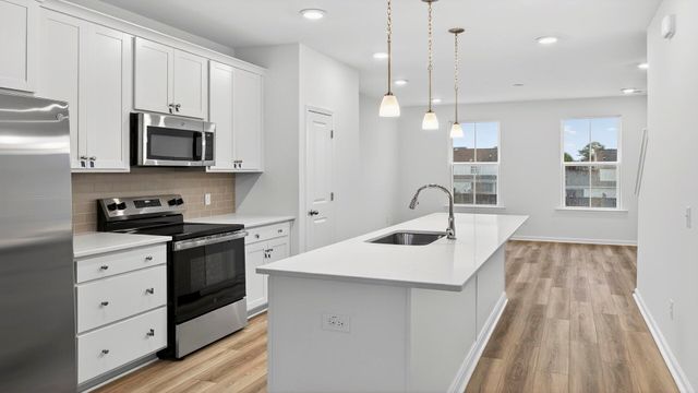 4633 Forest Hills Drive 1403, North Charleston, SC 29418