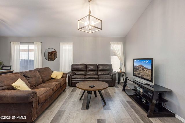 1377 Beltran Road, Las Cruces, NM 88007