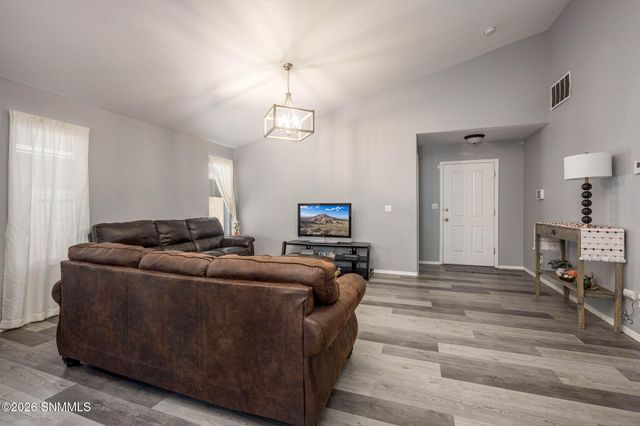 1377 Beltran Road, Las Cruces, NM 88007