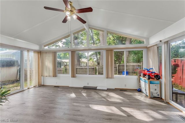 596 Eric Drive, Akron, OH 44305