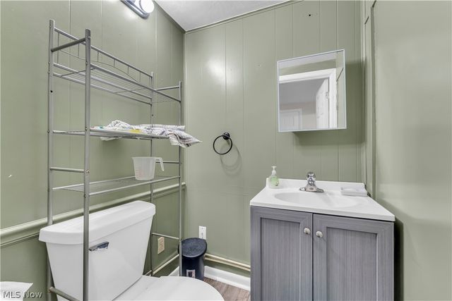 596 Eric Drive, Akron, OH 44305