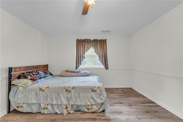 596 Eric Drive, Akron, OH 44305