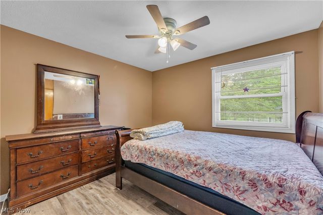 596 Eric Drive, Akron, OH 44305