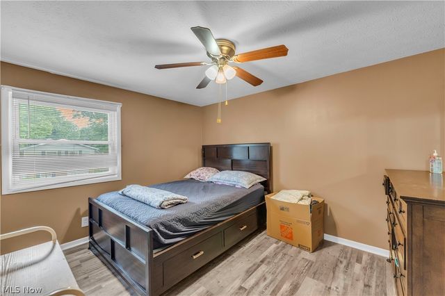 596 Eric Drive, Akron, OH 44305