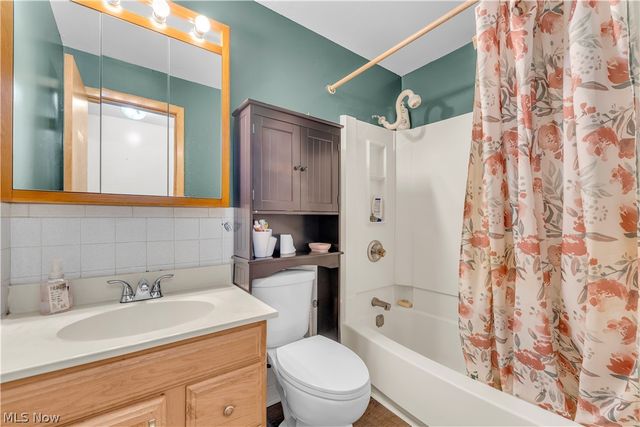 596 Eric Drive, Akron, OH 44305