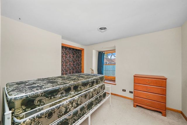 245 Tanglewood Court, Elk Grove Village, IL 60007