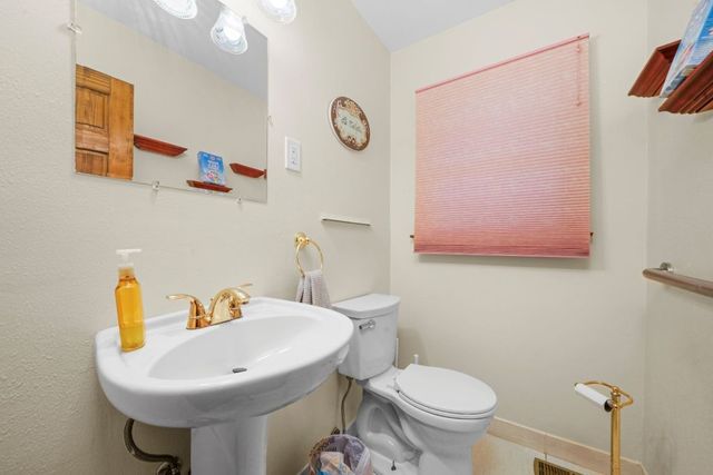 245 Tanglewood Court, Elk Grove Village, IL 60007