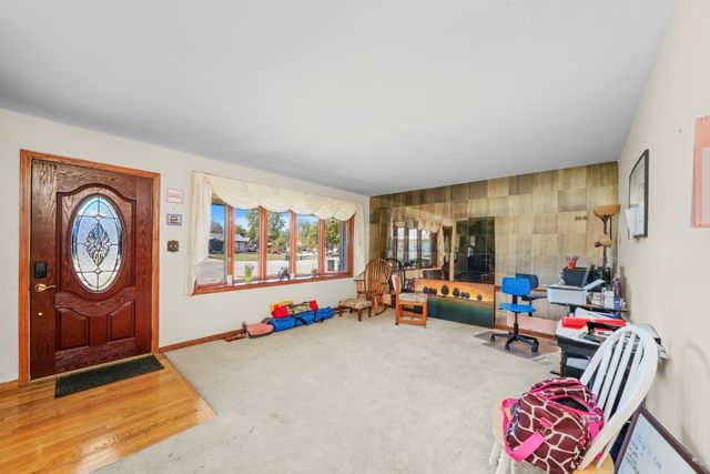 245 Tanglewood Court, Elk Grove Village, IL 60007