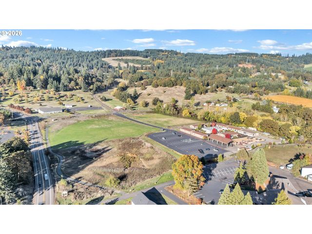 996 E RORK Ct, Newberg, OR 97132