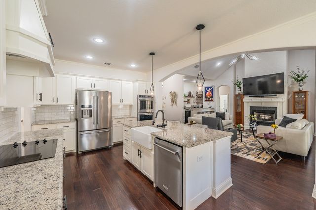 556 Sagebrush Court, Aledo, TX 76008