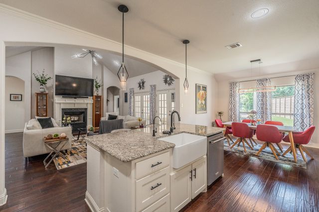 556 Sagebrush Court, Aledo, TX 76008