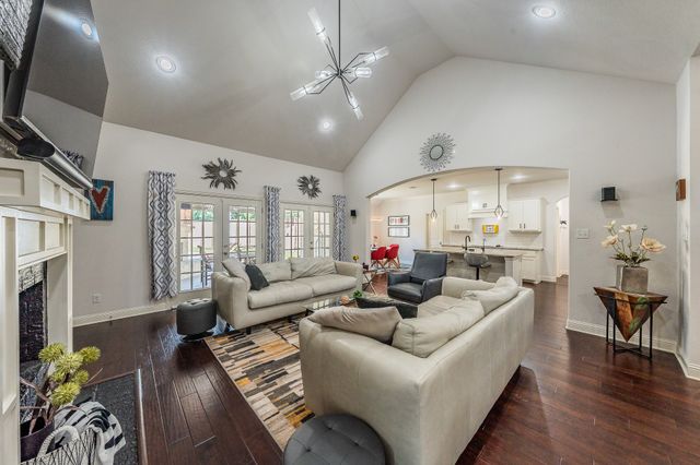556 Sagebrush Court, Aledo, TX 76008