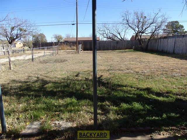 1921 Avenue O, Anson, TX 79501
