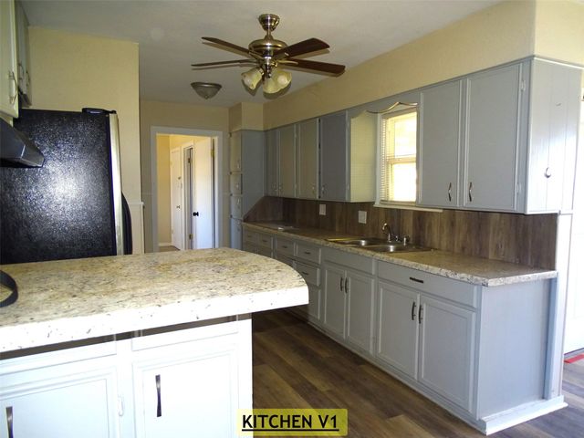 1921 Avenue O, Anson, TX 79501