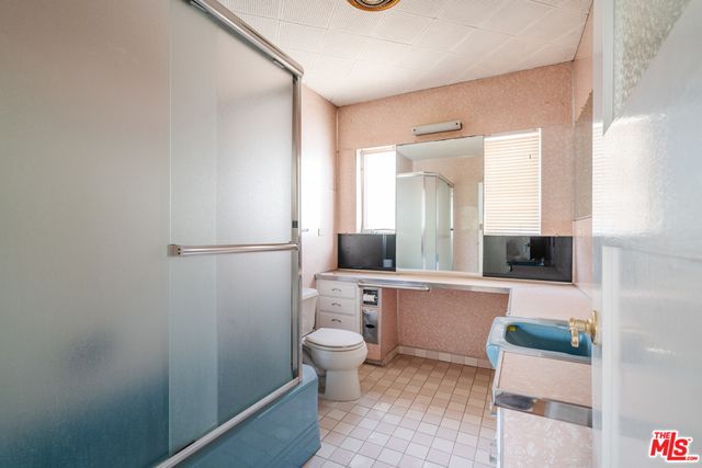 3875 Marcasel Avenue, Los Angeles, CA 90066