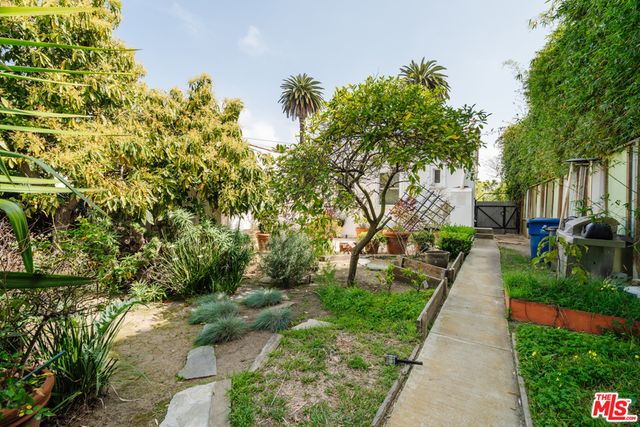 3875 Marcasel Avenue, Los Angeles, CA 90066