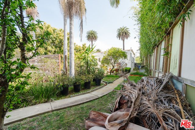 3875 Marcasel Avenue, Los Angeles, CA 90066