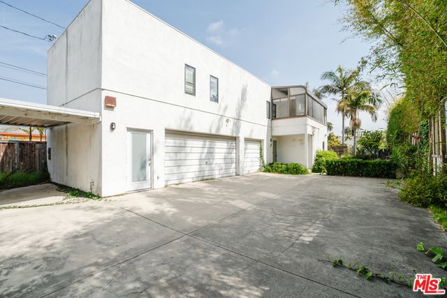 3875 Marcasel Avenue, Los Angeles, CA 90066