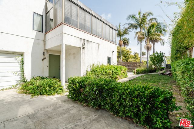 3875 Marcasel Avenue, Los Angeles, CA 90066