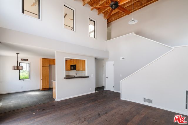 3875 Marcasel Avenue, Los Angeles, CA 90066