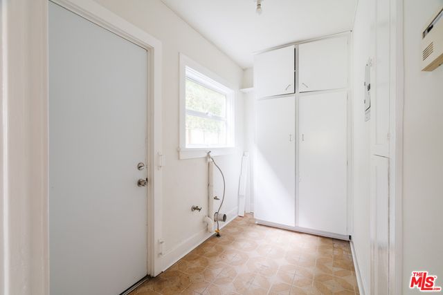 3875 Marcasel Avenue, Los Angeles, CA 90066