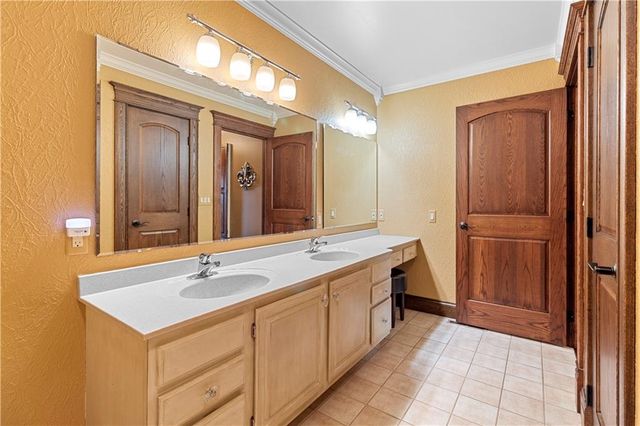 1803 Ironwood Place, Onalaska, WI 54650