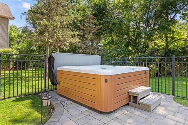 1803 Ironwood Place, Onalaska, WI 54650