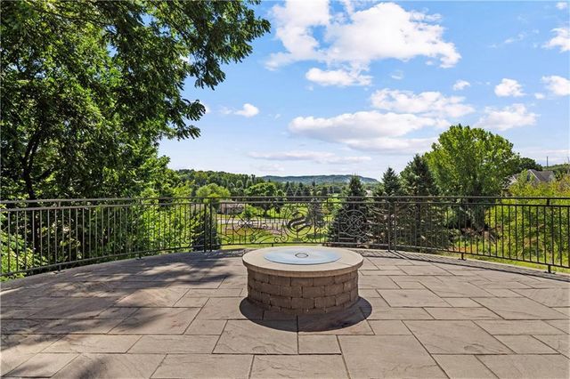 1803 Ironwood Place, Onalaska, WI 54650