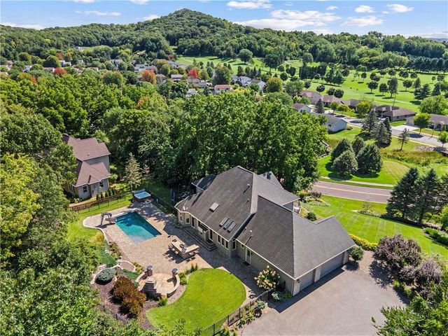 1803 Ironwood Place, Onalaska, WI 54650