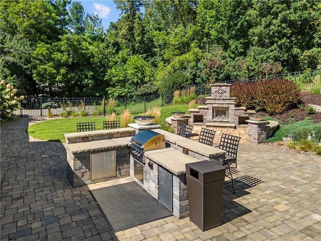 1803 Ironwood Place, Onalaska, WI 54650