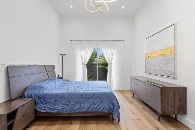 635 SW 9th St, Hallandale Beach, FL 33009