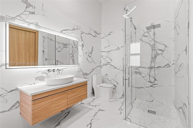 635 SW 9th St, Hallandale Beach, FL 33009