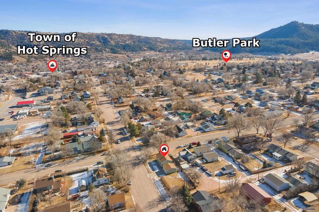 1801 ALBANY AVE, Hot Springs, SD 57747