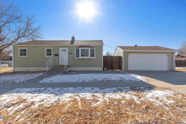 1801 ALBANY AVE, Hot Springs, SD 57747