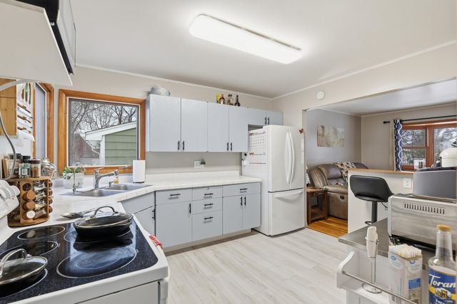 1801 ALBANY AVE, Hot Springs, SD 57747