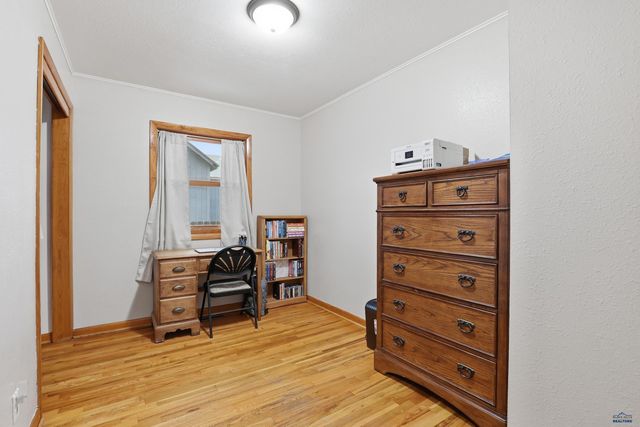 1801 ALBANY AVE, Hot Springs, SD 57747