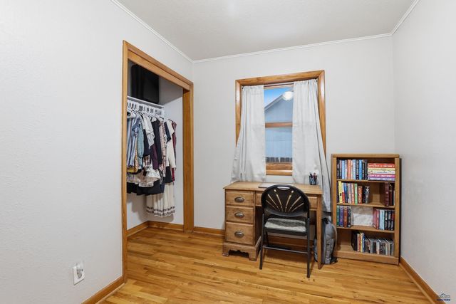 1801 ALBANY AVE, Hot Springs, SD 57747