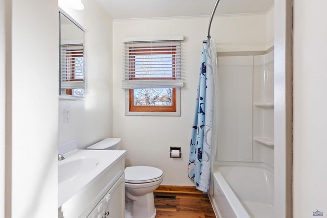 1801 ALBANY AVE, Hot Springs, SD 57747