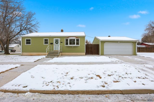 1801 ALBANY AVE, Hot Springs, SD 57747