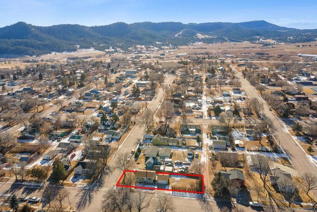 1801 ALBANY AVE, Hot Springs, SD 57747