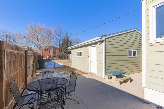 1801 ALBANY AVE, Hot Springs, SD 57747