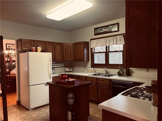 14000 10th Street, Osseo, WI 54758