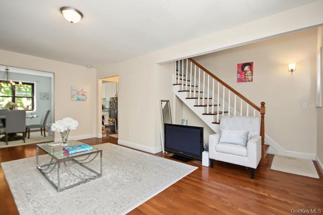 12 Field End Lane 2L, Eastchester, NY 10709