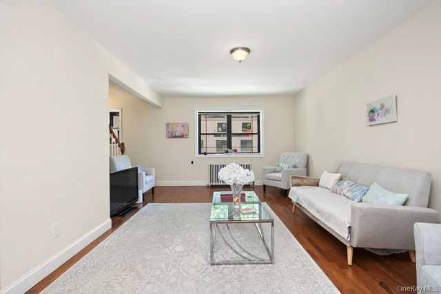 12 Field End Lane 2L, Eastchester, NY 10709