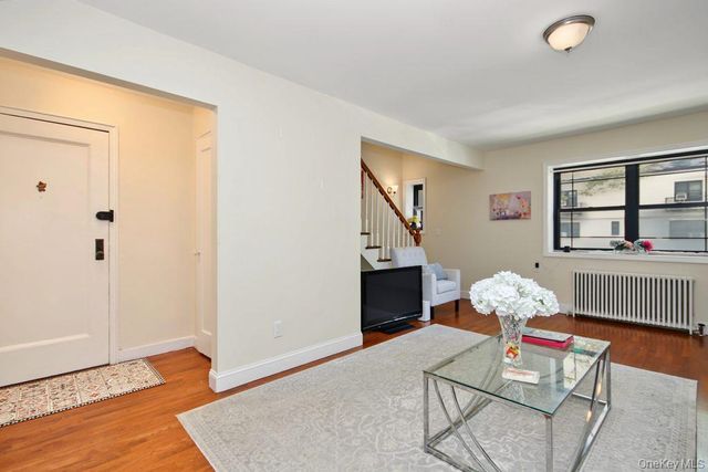 12 Field End Lane 2L, Eastchester, NY 10709
