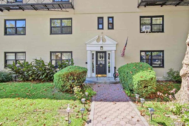 12 Field End Lane 2L, Eastchester, NY 10709