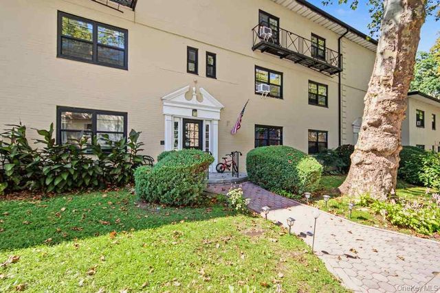 12 Field End Lane 2L, Eastchester, NY 10709