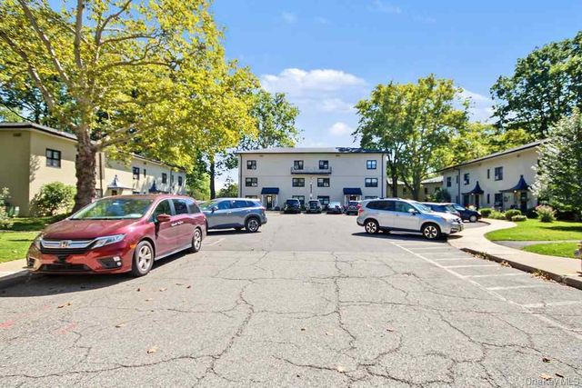 12 Field End Lane 2L, Eastchester, NY 10709